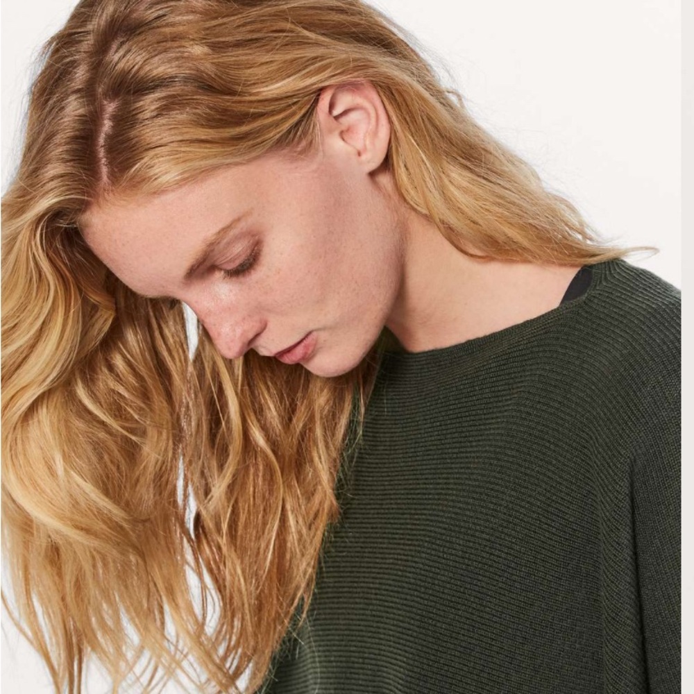 Lululemon Wool Be Cozy Poncho
Dark Olive one size - Picture 2 of 3
